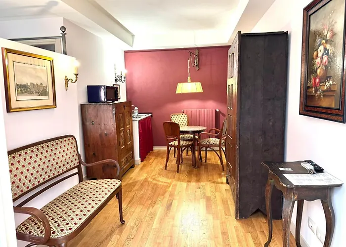 Porta Palace Apartments
